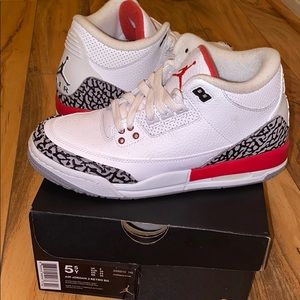 Air Jordan 3 Retro BG Big Kids size 5.5 like new